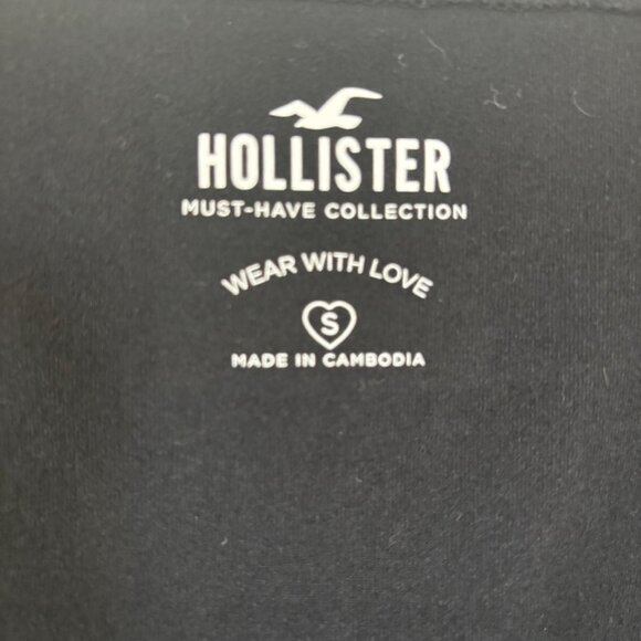 Hollister Super Soft Sweetheart Neckline Black Tee Size Small - Picture 2 of 3